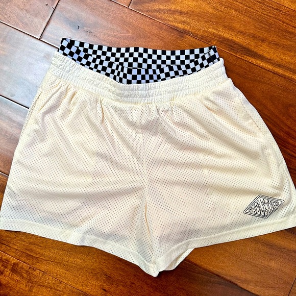 ~ Fabletics Three-Point Basketball Short - Picture 4 of 6